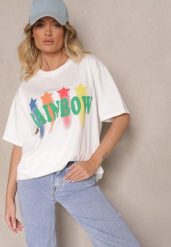 Biały T-shirt o Kroju Oversize z Nadrukowanym Napisem Ilorella. Białe t-shirty damskie Renee, m, bez wzorów, z jeansu, eleganckie, bez kołnierzyka, bez ramiączek. Za 39.99 zł.