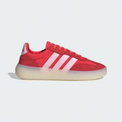 Buty Barreda Decode. Czerwone obuwie trekkingowe damskie Adidas, bez zapięcia. Za 343.80 zł.