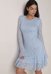Niebieska Sukienka Koronkowa z Rozkloszowanymi Rękawami Cinatea. Niebieskie sukienki damskie Born2be, na co dzień, l, bez wzorów, z koronki, bez kołnierzyka, bez ramiączek, mini, dopasowane. Za 139.99 zł.
