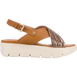 Wrangler Kaori Sandały Brązowy. Brązowe sandały damskie Wrangler, bez wzorów, z materiału, bez obcasa, na platformie, bez zapięcia. Za 309.95 zł.