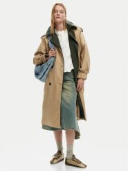 Desigual Trencz Chaq Polo 26SWEW12 Brązowy Regular Fit. Brązowe płaszcze damskie Desigual, s, bez wzorów, z bawełny, bez kołnierzyka, bez kaptura. Za 969.99 zł.