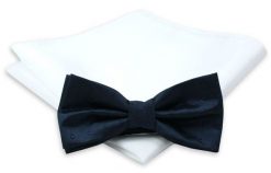 Granatowa Mucha w Delikatne Groszki, Kropki + Biała Poszetka - Chattier, Męska. Niebieskie krawaty i muchy Chattier, bez wzorów, eleganckie. Za 59.00 zł.