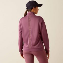 Bluza damska Ariat Breathe. Fioletowe bluzy damskie Ariat, bez wzorów, sportowe, bez ramiączek, bez kaptura. Za 357.00 zł.
