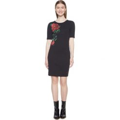 Desigual Damska kamizelka Helga Negro 18WWVK66 2000 (rozmiar M). Spódnice damskie Desigual, na co dzień, m, bez wzorów, bez kołnierzyka, bez ramiączek. W wyprzedaży za 184.00 zł.