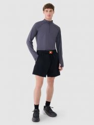 4F Spodenki casual męskie - czarne S. Czarne szorty męskie 4F, bez wzorów, z dresówki, casualowe. W wyprzedaży za 79.99 zł.