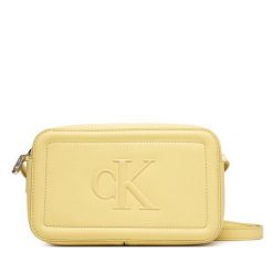 Torebka Calvin Klein. Brązowe listonoszki damskie Calvin Klein, bez wzorów, bez dodatków. Za 329.99 zł.