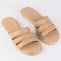 Nude skórzane klapki damskie Belwest 8196. Czerwone klapki damskie Suzana, bez wzorów, ze skóry, eleganckie, bez obcasa, bez zapięcia. Za 169.00 zł.