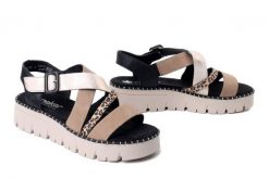 RIEKER V1063-90 multi, sandały damskie. Czarne sandały damskie Rieker, bez wzorów, bez obcasa, na platformie, bez zapięcia. Za 319.90 zł.