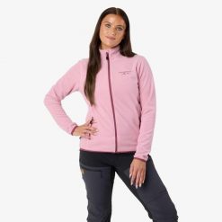 Bluza polarowa turystyka damska Swedemount Stryn Fleece szybkoschnąca. Czerwone bluzy damskie SWEDEMOUNT, na zimę, bez wzorów, z polaru, sportowe, bez ramiączek, bez kaptura. Za 169.99 zł.