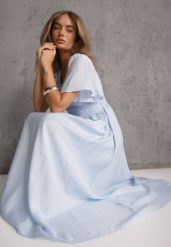 Jasnoniebieska Wiskozowa Sukienka na Lato z Taliowaniem Ozdobiona Koronkowymi Wstawkami Amahessa. Niebieskie sukienki damskie Renee, na lato, l, bez wzorów, z koronki, eleganckie, bez kołnierzyka, bez ramiączek, maxi. Za 169.99 zł.