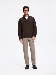 Sweter z rozpinanym golfem - ciemnobrązowy. Brązowe swetry męskie Reserved, l, bez wzorów, z dzianiny, bez kołnierzyka, bez ramiączek. Za 149.99 zł.