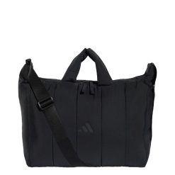 Torba Winterized typu tote. Czerwone torby sportowe męskie Adidas, bez wzorów, z materiału, na ramię, pikowane. Za 199.00 zł.
