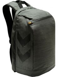 Plecak sportowy dla dorosłych Hummel Urban Sports Back Pack. Czarne plecaki męskie Hummel, bez wzorów, z poliesteru, sportowe. Za 85.00 zł.