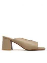 Vero Moda Klapki Stria 10287032 Brązowy. Brązowe klapki damskie Vero Moda, bez wzorów, z tworzywa sztucznego, bez obcasa, bez zapięcia. Za 139.99 zł.