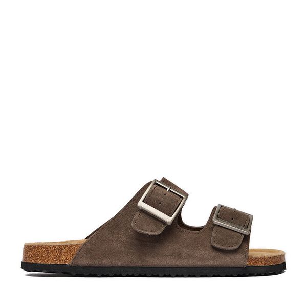 Klapki Go Soft. Brązowe klapki męskie GO SOFT, bez wzorów, bez zapięcia. Za 299.99 zł.