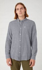 WRANGLER MĘSKA KOSZULA LS 1 PKT BUTTON DOWN NAVY 112345377 W5B1011976. Niebieskie koszule męskie Wrangler, m, bez wzorów, bez kołnierzyka, bez ramiączek. Za 179.99 zł.