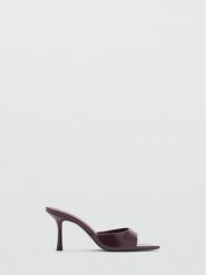 Mango Klapki 87063272 Bordowy. Czerwone klapki damskie Mango, bez wzorów, ze skóry, bez obcasa, bez zapięcia. Za 149.99 zł.