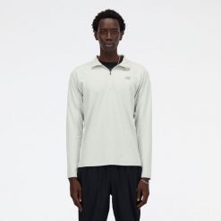 Bluza męska New Balance MT41915AG – szara. Szare bluzy męskie New Balance, l, bez wzorów, z materiału, bez ramiączek, bez kaptura. Za 259.99 zł.