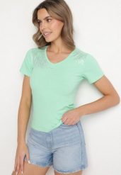 Jasnozielony Bawełniany T-shirt z Dekoltem w Serek z Cyrkoniową Aplikacją Nirivale. Zielone t-shirty damskie Born2be, l, z aplikacjami, z bawełny, eleganckie, bez kołnierzyka, bez ramiączek. Za 34.99 zł.