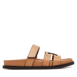 Klapki Tory Burch. Brązowe klapki damskie Tory Burch, bez wzorów, sportowe, bez obcasa, bez zapięcia. Za 1,129.00 zł.