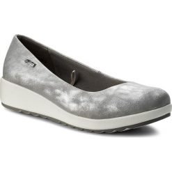 Półbuty CLARA BARSON W16SS096-2. Niebieskie półbuty damskie Clara Barson, bez wzorów, ze skóry ekologicznej, bez obcasa, bez zapięcia. W wyprzedaży za 39.99 zł.