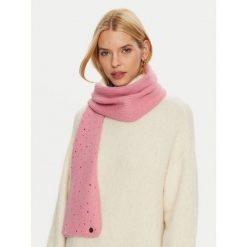 Szal Guess. Czerwone szaliki damskie Guess, z aplikacjami. Za 299.99 zł.