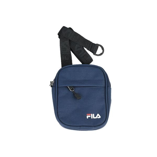 Saszetka na ramię Fila New Pusher Berlin Bag pojemność 2 L. Niebieskie saszetki i nerki męskie Fila, bez wzorów, z materiału. Za 49.99 zł.