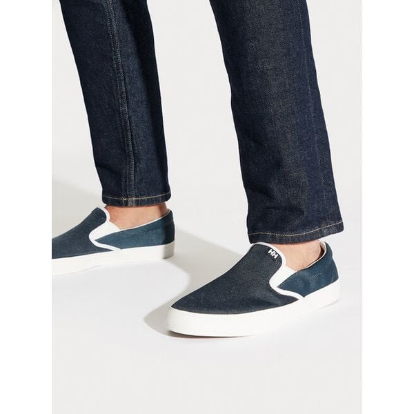 Tenisówki Helly Hansen. Niebieskie trampki męskie Helly Hansen, bez wzorów, bez zapięcia. Za 169.99 zł.
