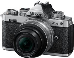 Nikon Z fc + NIKKOR Z DX 16-50 f/3.5-6.3 VR Srebrny + NIKKOR Z DX 50-250mm f/4.5-6.3 VR Czarny. Aparaty bezlusterkowce NIKON. Za 4,548.00 zł.