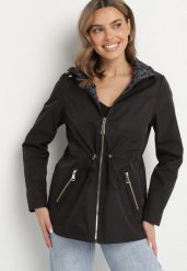 Czarna Kurtka Parka Dwustronna z Odpinanym Kapturem Amoetta. Czarne kurtki damskie Born2be, l, bez wzorów, z jeansu. Za 149.99 zł.