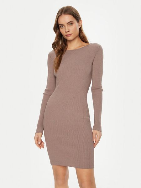 Guess Sukienka dzianinowa W5RK21 Z3L10 Beżowy Regular Fit. Brązowe sukienki damskie Guess, l, z aplikacjami, z dzianiny, bez kołnierzyka, bez ramiączek. Za 289.99 zł.