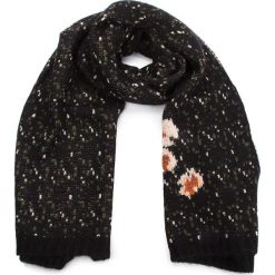 Szal TWINSET - Sciarpa OA8T8F Jacq. Flori Nero 03146. Czarne szaliki damskie Twinset, bez wzorów, z materiału. W wyprzedaży za 369.00 zł.