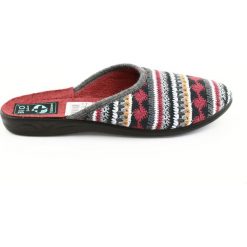 Kapcie sweter norweski Adanex. Czarne swetry nierozpinane damskie Adanex, s, bez wzorów, z tkaniny, bez kołnierzyka, bez ramiączek. W wyprzedaży za 49.00 zł.