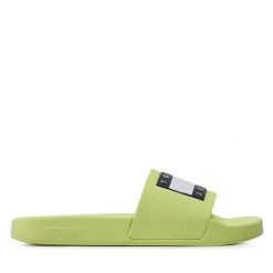 Klapki Tommy Jeans. Zielone klapki damskie Tommy Jeans, bez wzorów, z jeansu, bez obcasa, bez zapięcia. Za 199.99 zł.