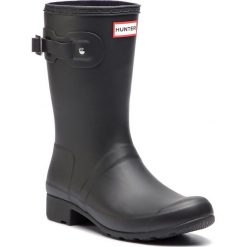 Kalosze HUNTER - Original Tour Short WFS1026RMA Black. Czarne kalosze damskie Hunter, bez wzorów, z kauczuku, bez zapięcia. W wyprzedaży za 299.00 zł.