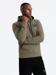 Bluza męska z kapturem kangurka z logotypem – oliwkowa V4 OM-SSNZ-0162 - XXL. Zielone bluzy męskie Ombre Clothing, l, bez wzorów, z bawełny, z kapturem. W wyprzedaży za 99.99 zł.