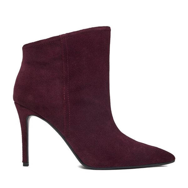 Botki GINO ROSSI. Czerwone botki damskie Gino Rossi, bez wzorów, bez obcasa, na szpilce, bez zapięcia. Za 379.99 zł.