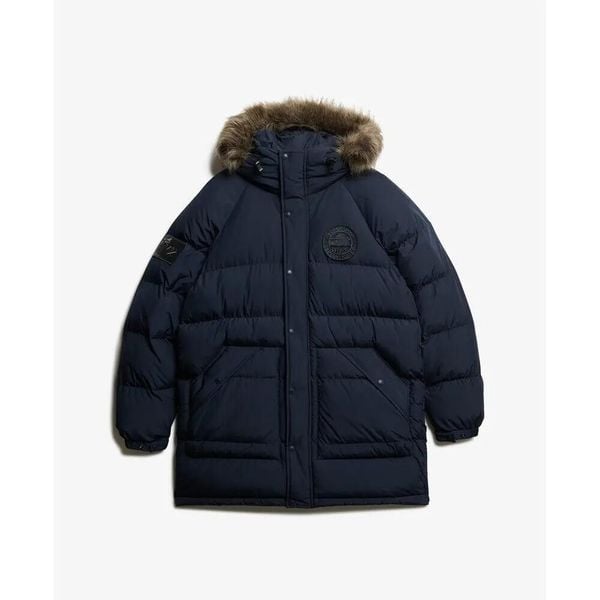 Kurtka puchowa Superdry Everest. Niebieskie kurtki męskie Superdry, na zimę, m, z aplikacjami, z futra, bez kaptura. Za 811.05 zł.