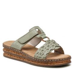 Klapki Rieker. Zielone klapki damskie Rieker, bez wzorów, bez obcasa, bez zapięcia. Za 289.99 zł.