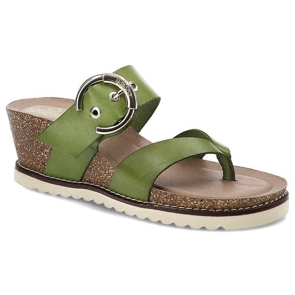 Zielone Klapki Yokono Wygodne Buty Na Koturnie. Zielone klapki damskie Yokono, na lato, bez wzorów, z gumy, bez obcasa, na koturnie, bez zapięcia. Za 209.00 zł.