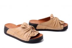 KOCH 030.351.3846 scissors, klapki damskie. Brązowe klapki damskie KOCH, na lato, bez wzorów, ze skóry, bez obcasa, na koturnie, bez zapięcia. Za 224.90 zł.