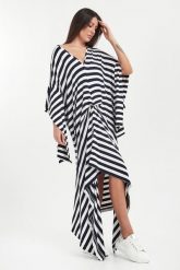 Sukienka midi w paski Marina MMC. Sukienki damskie MMC STUDIO, uniwersalny, bez wzorów, marine, bez kołnierzyka, bez ramiączek, midi. Za 1,499.00 zł.