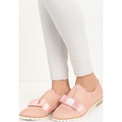 Różowe Półbuty Exquisite. Czerwone półbuty damskie Born2be, bez wzorów, z okrągłym noskiem, bez obcasa, bez zapięcia. Za 29.99 zł.