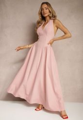 Różowa Rozkloszowana Sukienka Halter z Wiązaniem i Odkrytymi Plecami Senicce. Czerwone sukienki damskie Renee, na imprezę, l, bez wzorów, eleganckie, bez kołnierzyka, bez ramiączek, maxi, rozkloszowane. Za 99.99 zł.