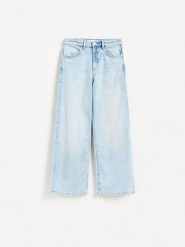 Jeansy regular comfort - niebieski. Niebieskie jeansy damskie Reserved, bez wzorów, z bawełny. Za 139.99 zł.