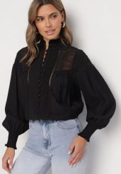 Czarna Wiskozowa Koszula z Koronkowymi Wstawkami Ulirine. Czarne koszule damskie Born2be, l, z aplikacjami, z jeansu, eleganckie, bez kołnierzyka, bez ramiączek. Za 139.99 zł.