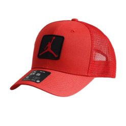 Czapka z daszkiem Air Jordan Rise Structured Jumpman Red Trucker FZ0774-687. Czerwone czapki damskie Jordan, bez wzorów. Za 189.00 zł.