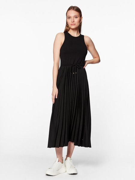 Tommy Hilfiger Sukienka codzienna WW0WW39342 Czarny Regular Fit. Czarne sukienki damskie Tommy Hilfiger, na co dzień, xl, bez wzorów, z wiskozy, bez kołnierzyka, bez ramiączek, proste. Za 519.99 zł.