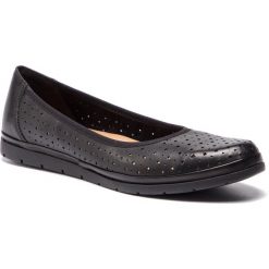Baleriny LASOCKI EST-ROMANA-01BIG. Czarne balerinki damskie Lasocki, bez wzorów, ze skóry, bez obcasa, bez zapięcia. Za 119.99 zł.