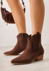 Brązowe Ażurowe Botki Vices w Stylu Kowbojek na Obcasie Norfedi. Brązowe botki damskie Born2be, z aplikacjami, z jeansu, boho, ze szpiczastym noskiem, bez obcasa, na obcasie, bez zapięcia. Za 149.99 zł.